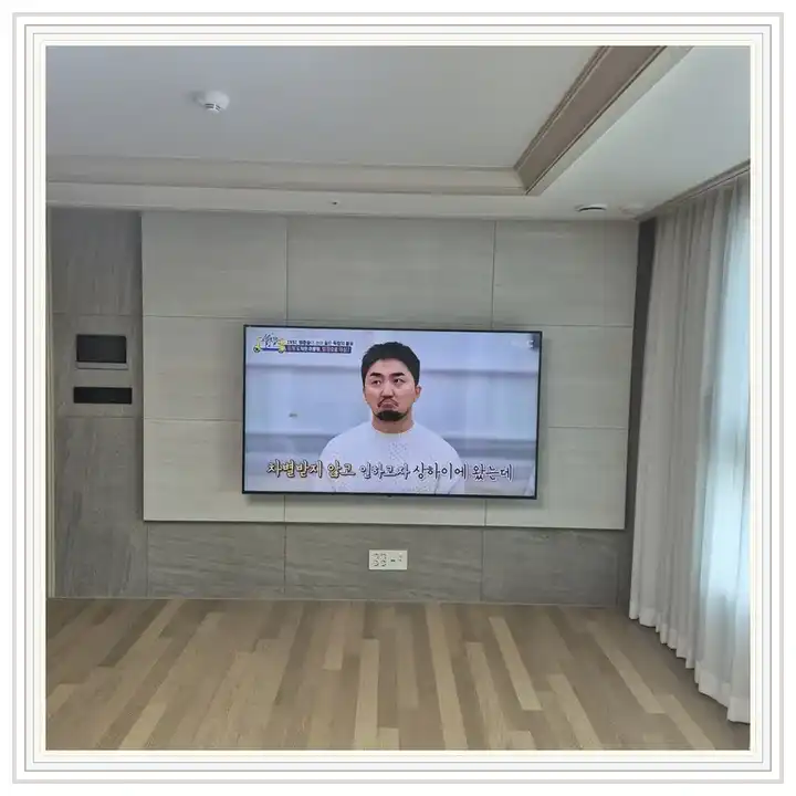 벽걸이TV 거치대 참고 사진 · 더샵 오포센트리체 설치 조건